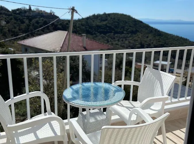 Persephone 4* Himare