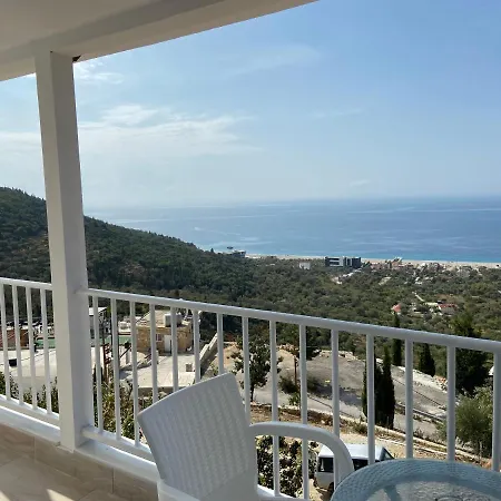 Persephone Guest house Himare