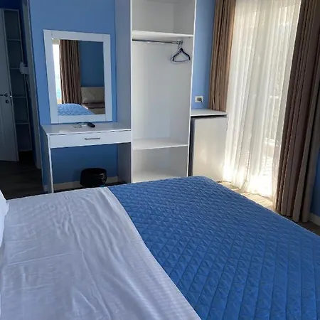 Persephone 4* Himara