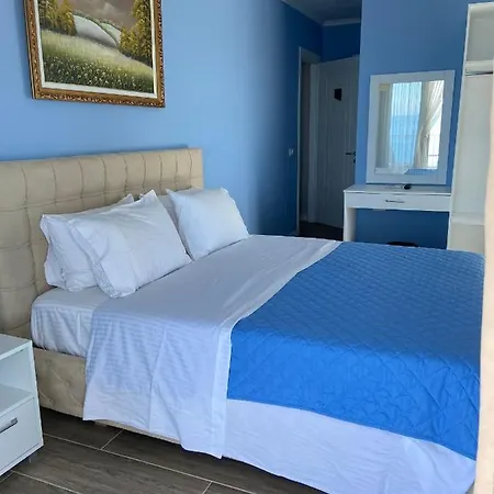 Persephone 4* Himara