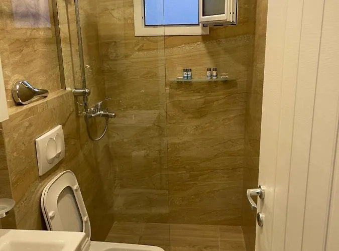 Persephone Guest house Himare