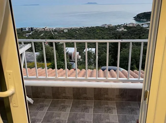 Persephone Guest house Himare