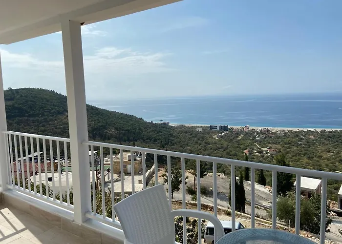 Persephone Guest house Himare