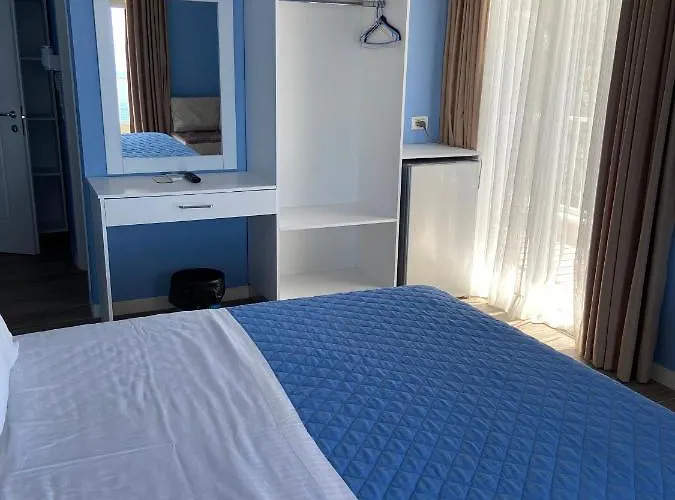 Persephone 4* Himare