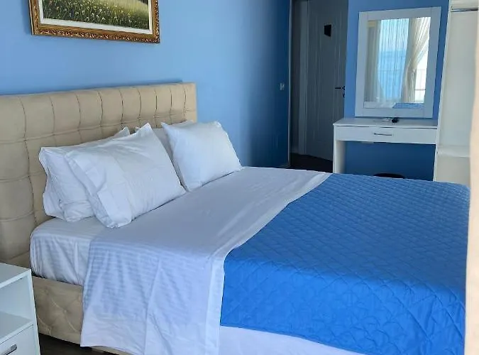 Persephone 4* Himare