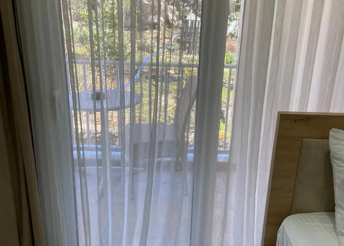 Persephone Guest house Himare